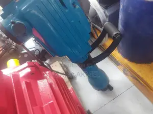 Makita Jack Hammers 2500w Small Size 13.5kg