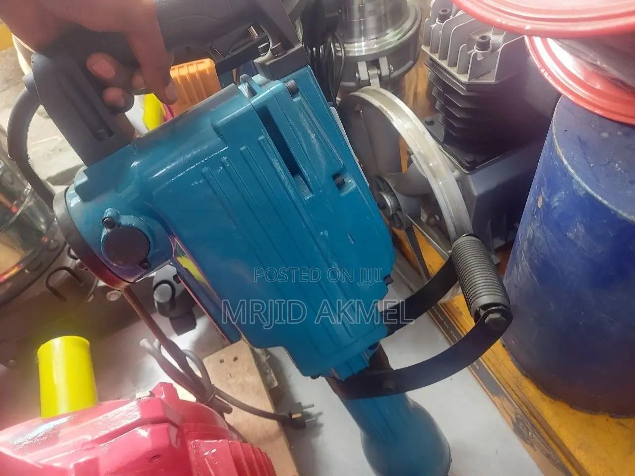 Makita Jack Hammers 2500w Small Size 13.5kg