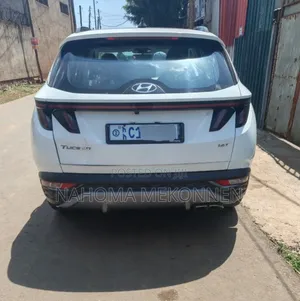 Hyundai Tucson 2022 White