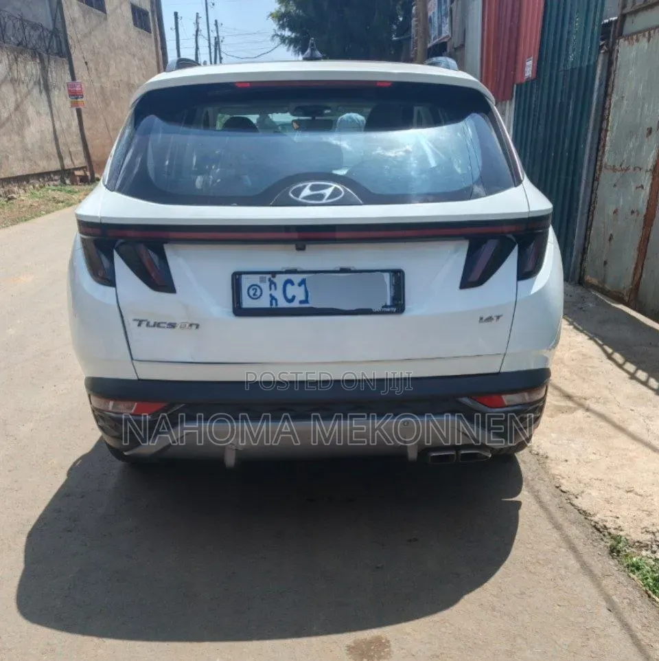 Hyundai Tucson 2022 White