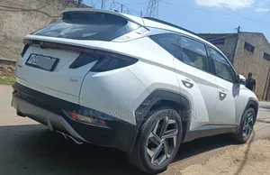 Hyundai Tucson 2022 White