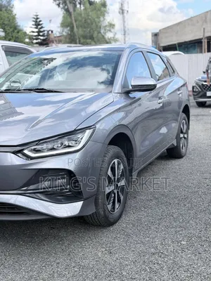 New BYD E2 43 kWh 94 hp FWD 2025 Silver