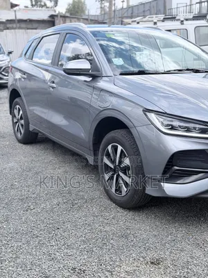 New BYD E2 43 kWh 94 hp FWD 2025 Silver