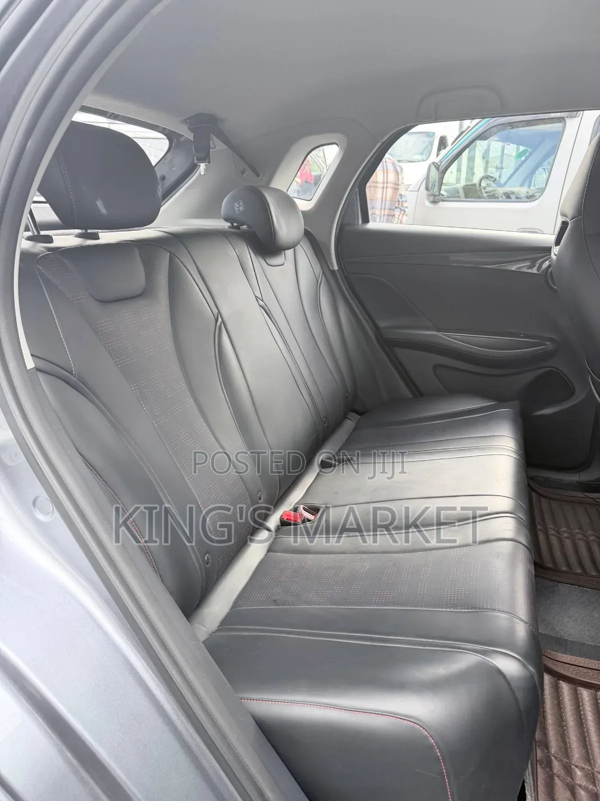 New BYD E2 43 kWh 94 hp FWD 2025 Silver