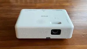 Epson W01 Peojector