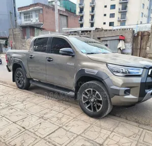 Toyota Hilux 2021 Gray