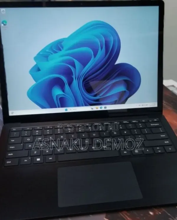 New Laptop Microsoft Surface Laptop 5 16GB Intel Core i7 SSD 256GB