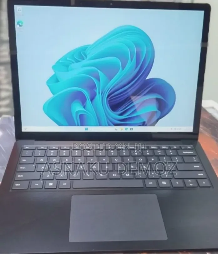 New Laptop Microsoft Surface Laptop 5 16GB Intel Core i7 SSD 256GB