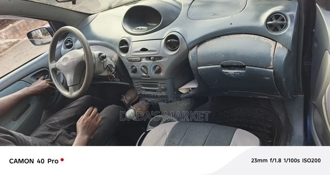 Toyota Vitz 1999 Blue