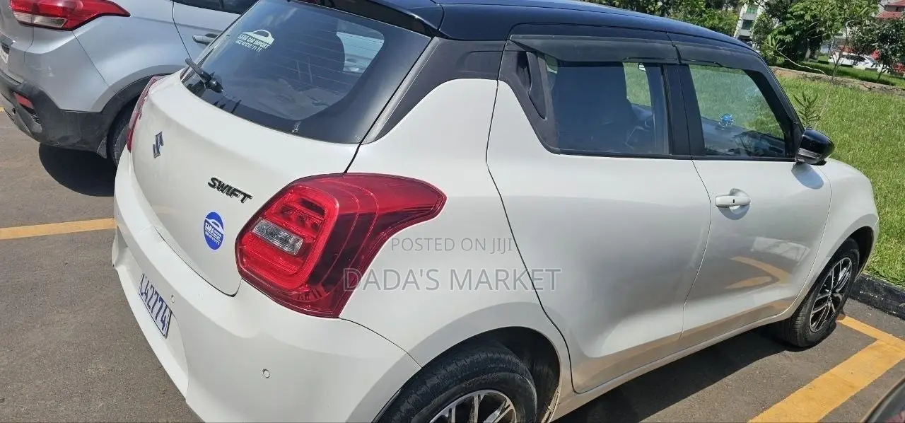Suzuki Swift 2022 White