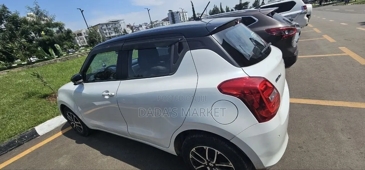 Suzuki Swift 2022 White