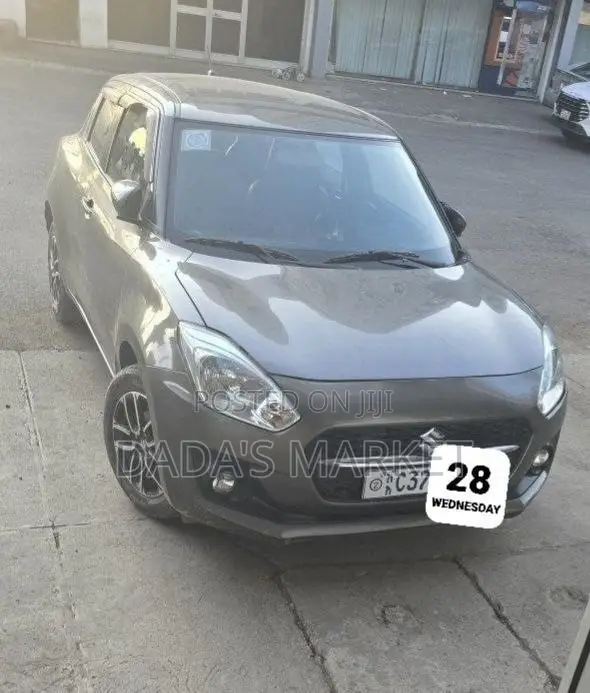 Suzuki Swift 2022 Gray