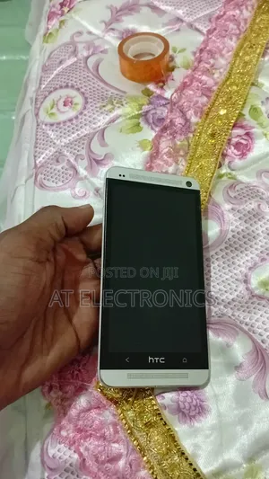 New HTC One (M8) 32 GB Silver