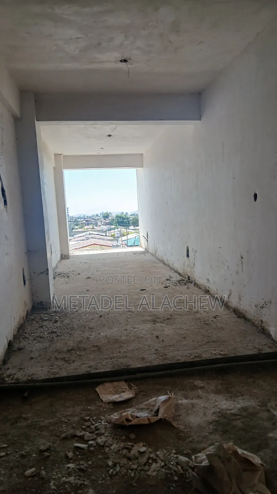 37 SQM Commercial Shop for Sale at Ayat Train Station