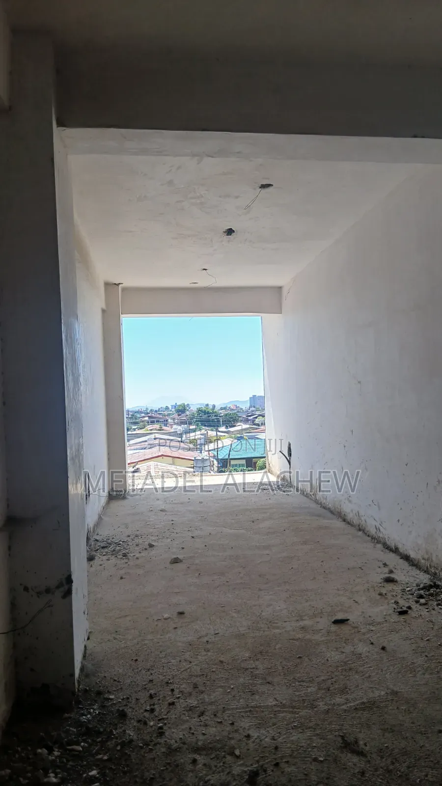 37 SQM Commercial Shop for Sale at Ayat Train Station