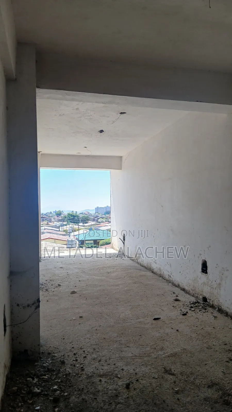 37 SQM Commercial Shop for Sale at Ayat Train Station