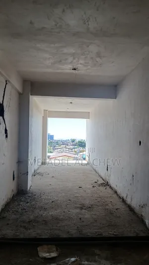 37 SQM Commercial Shop for Sale at Ayat Train Station