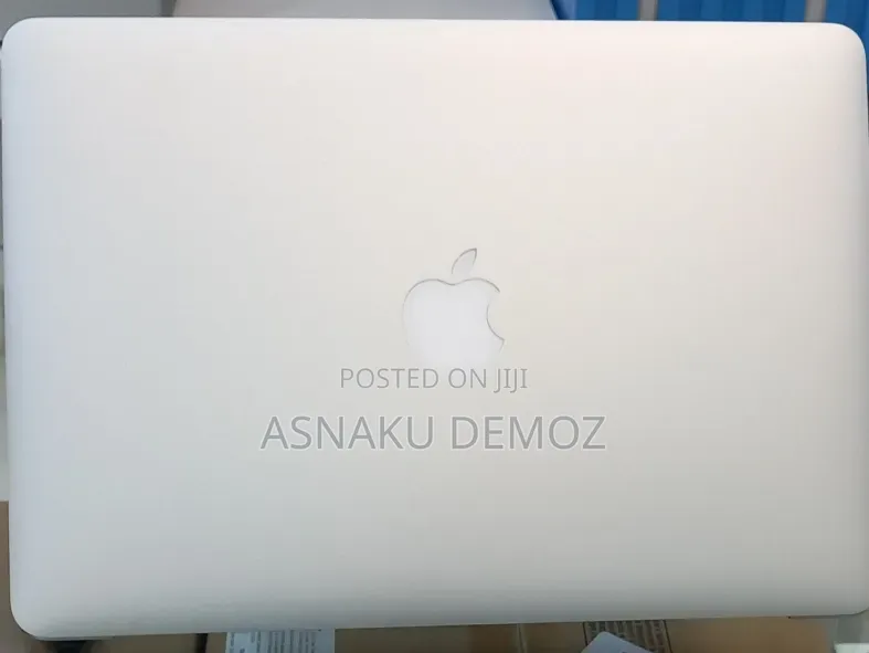 New Laptop Apple MacBook Air 2012 4GB Intel Core i5 SSD 128GB