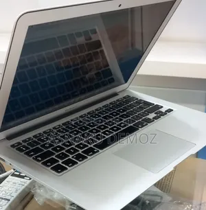 New Laptop Apple MacBook Air 2012 4GB Intel Core i5 SSD 128GB