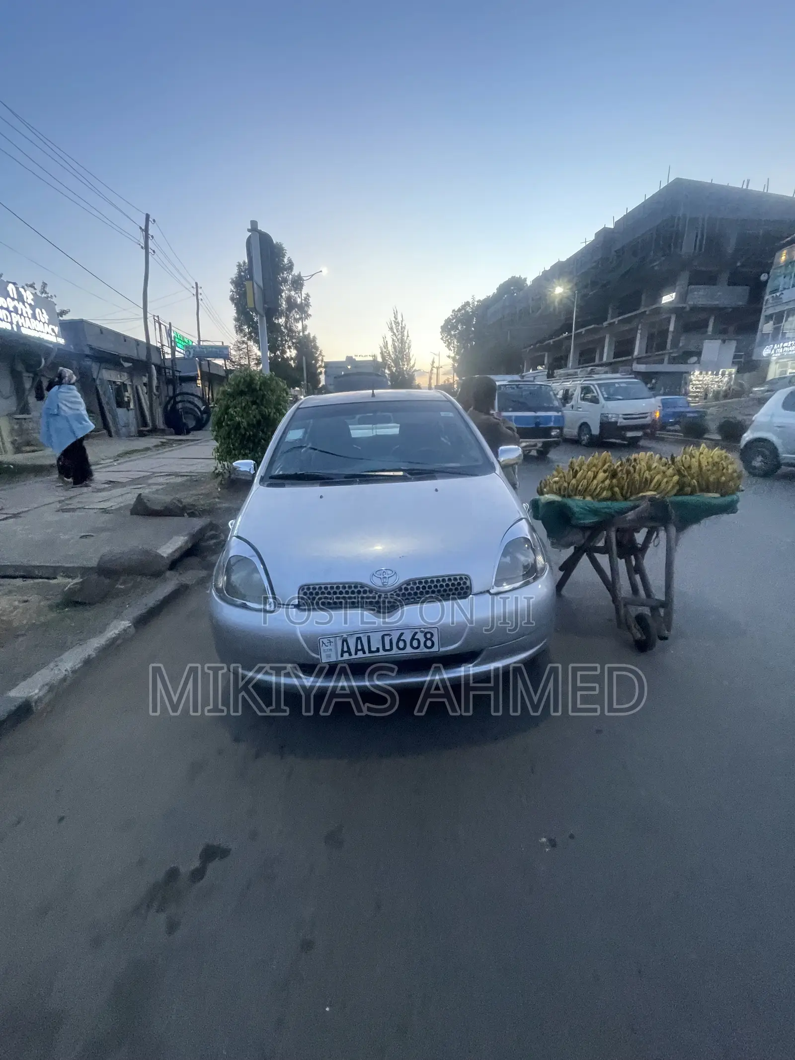 Toyota Vitz 2001 Silver
