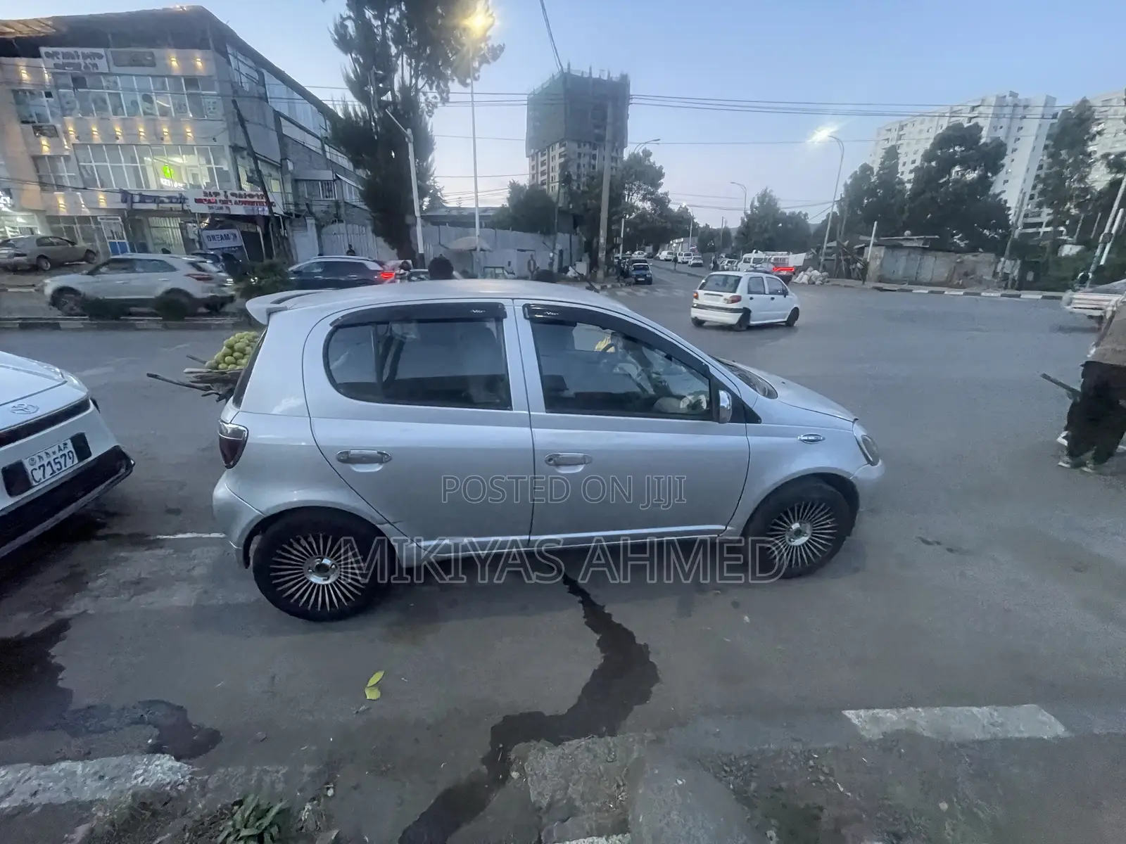 Toyota Vitz 2001 Silver