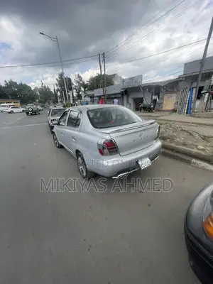 Toyota Platz 2001 Silver