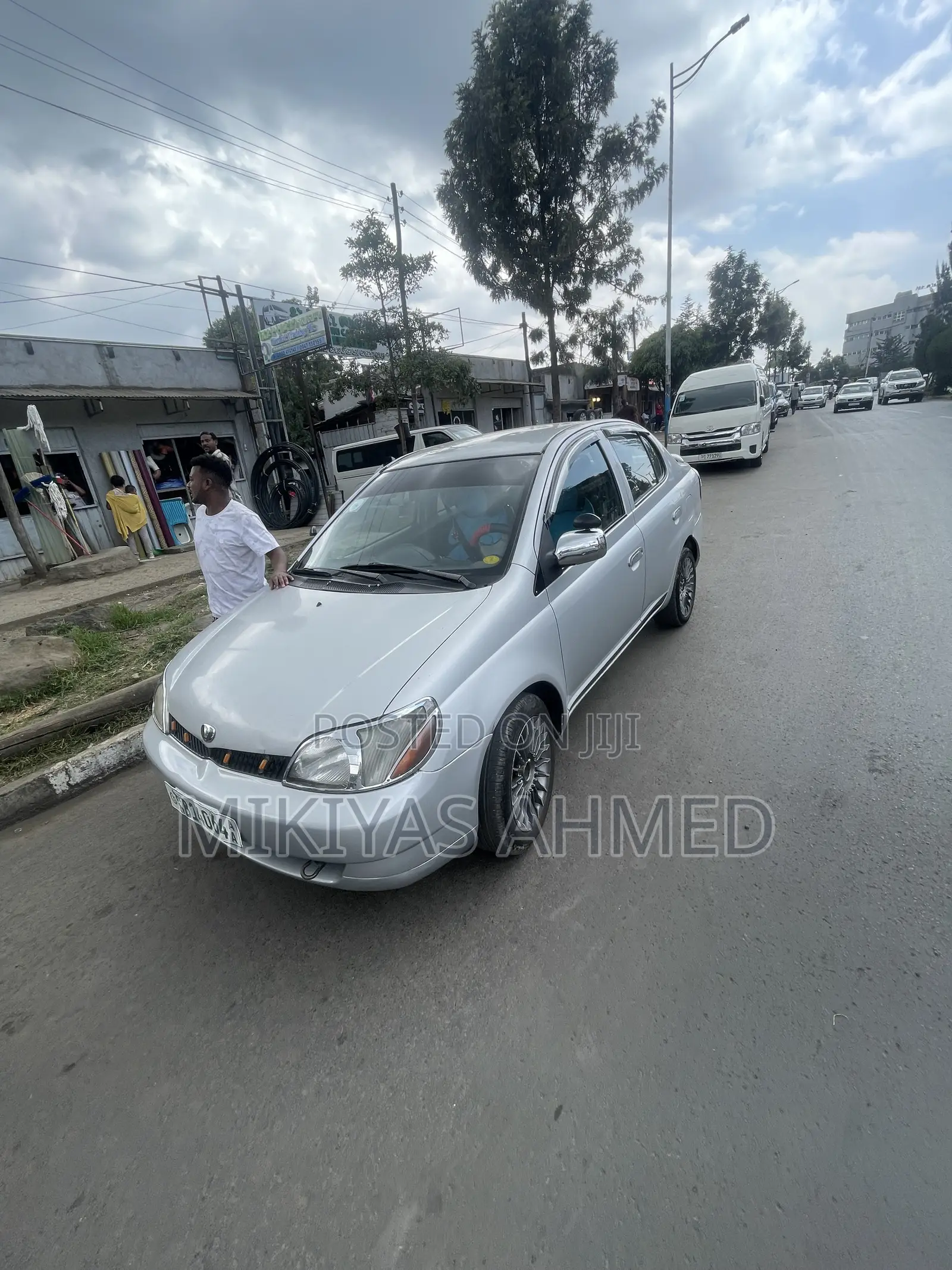 Toyota Platz 2001 Silver