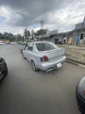 Toyota Platz 2001 Silver