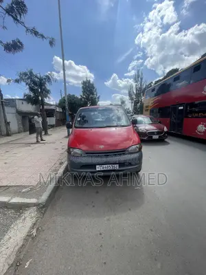 Toyota Hilux 2000 Red