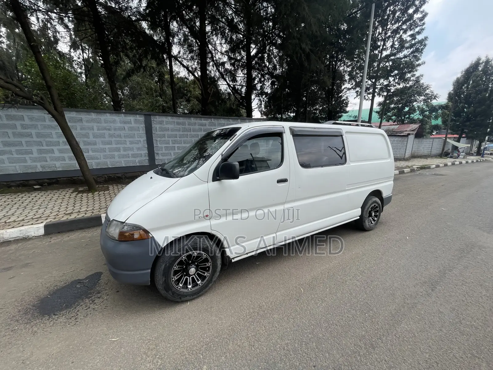 Toyota Hilux 2003 White