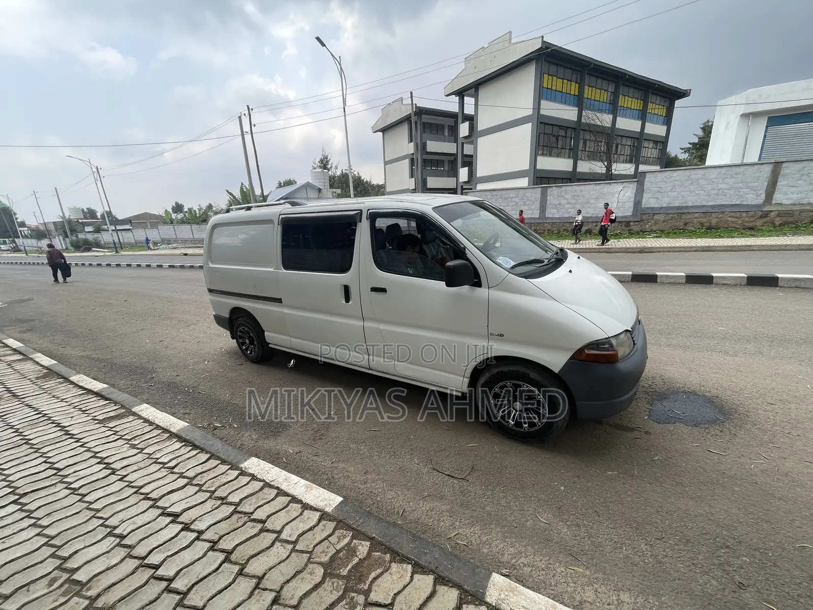 Toyota Hilux 2003 White
