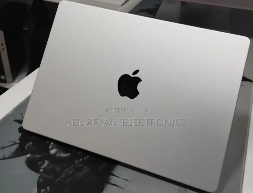 New Laptop Apple MacBook Pro 2024 M4 Pro 16GB Apple M4 SSD 512GB