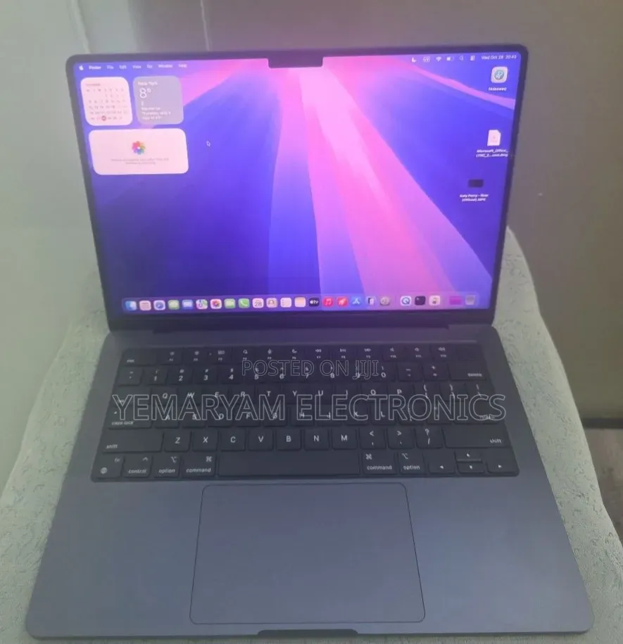 New Laptop Apple MacBook Pro 2024 M4 Pro 16GB Apple M4 SSD 512GB