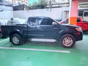 Toyota Hilux 2015 Gray