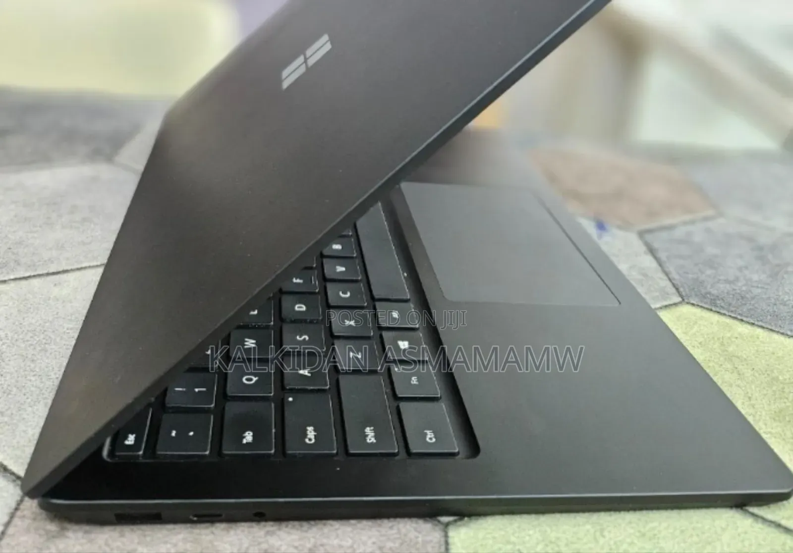 New Laptop Microsoft Surface 16GB Intel Core i7 SSD 512GB