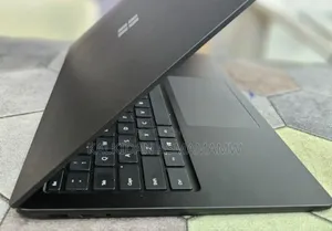 New Laptop Microsoft Surface 16GB Intel Core i7 SSD 512GB