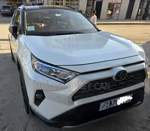 Toyota RAV4 Limited AWD 2020 White