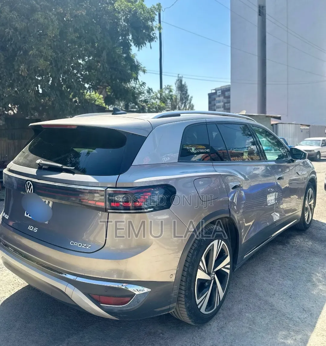 Volkswagen ID.6 2022 Brown