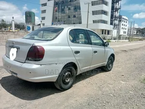 Toyota Platz 2003 Silver