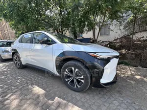 Toyota bZ4X 2023 White