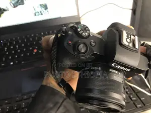 Canon Eos M50