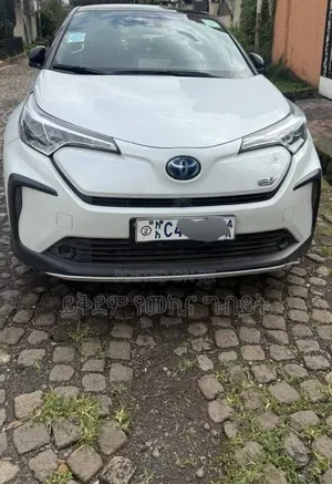 Toyota C-HR 2023 White