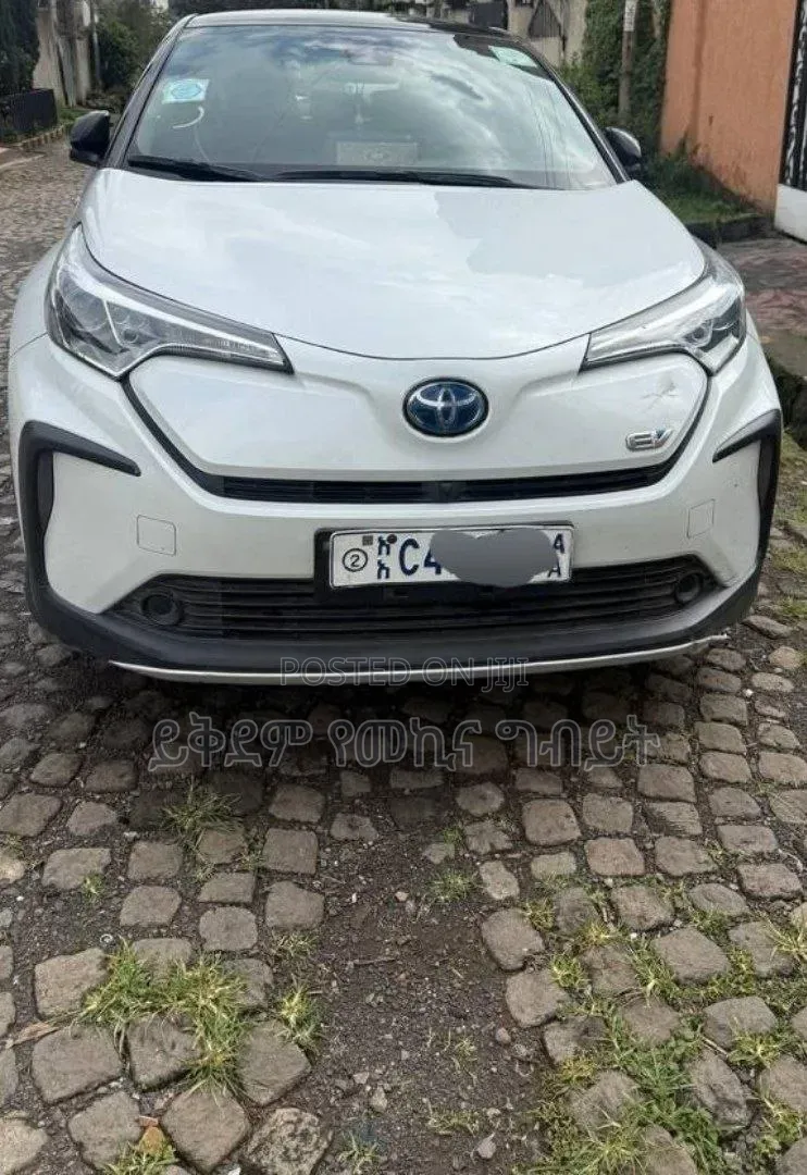 Toyota C-HR 2023 White