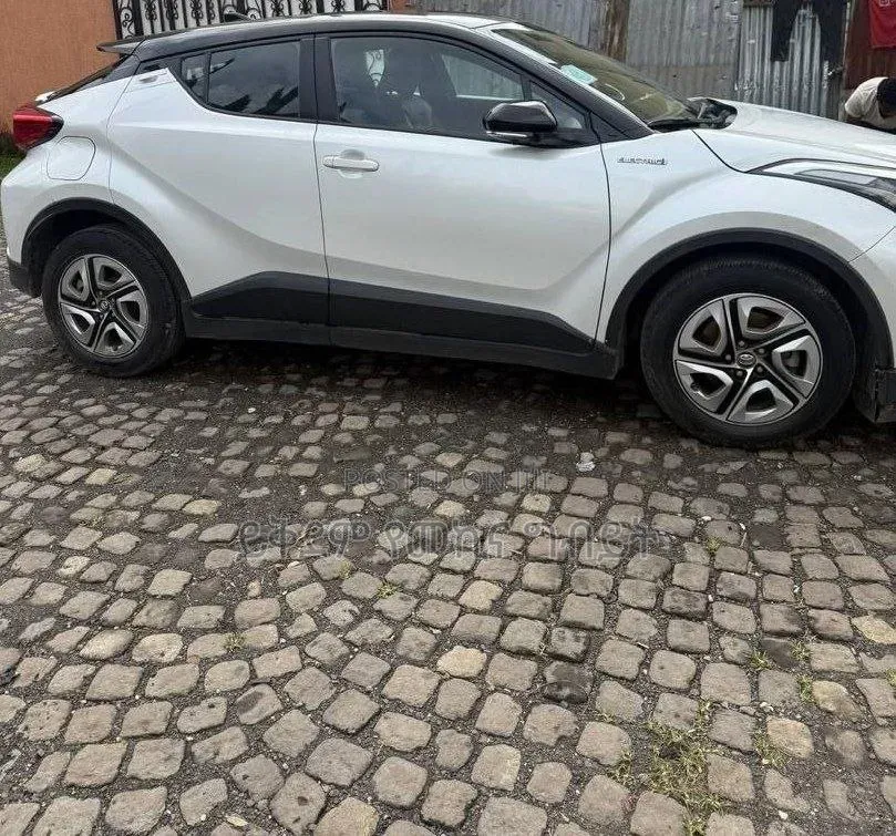 Toyota C-HR 2023 White