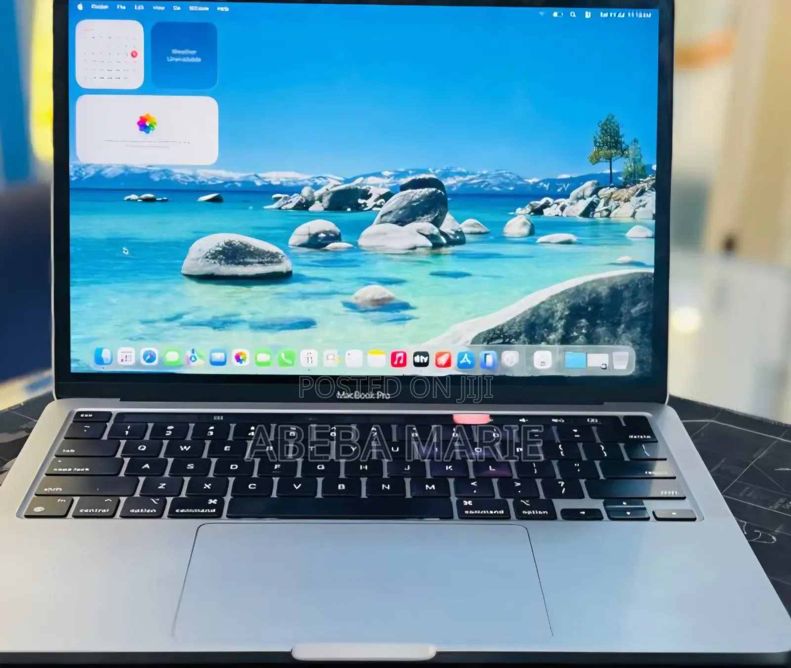New Laptop Apple MacBook Pro 2022 M2 16GB Apple M2 SSD 256GB