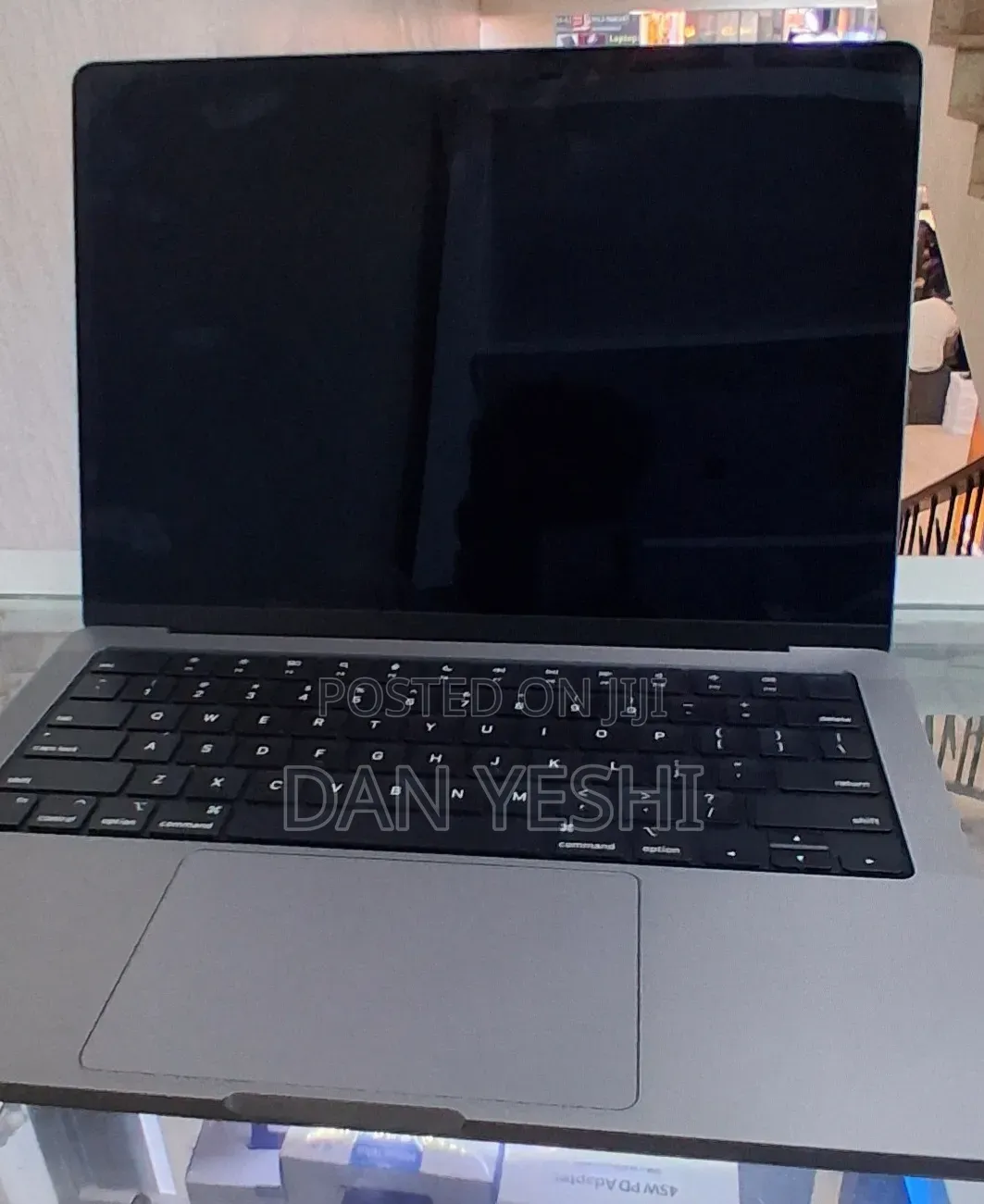 New Laptop Apple MacBook Pro 32GB Apple M1 Max SSD 512GB