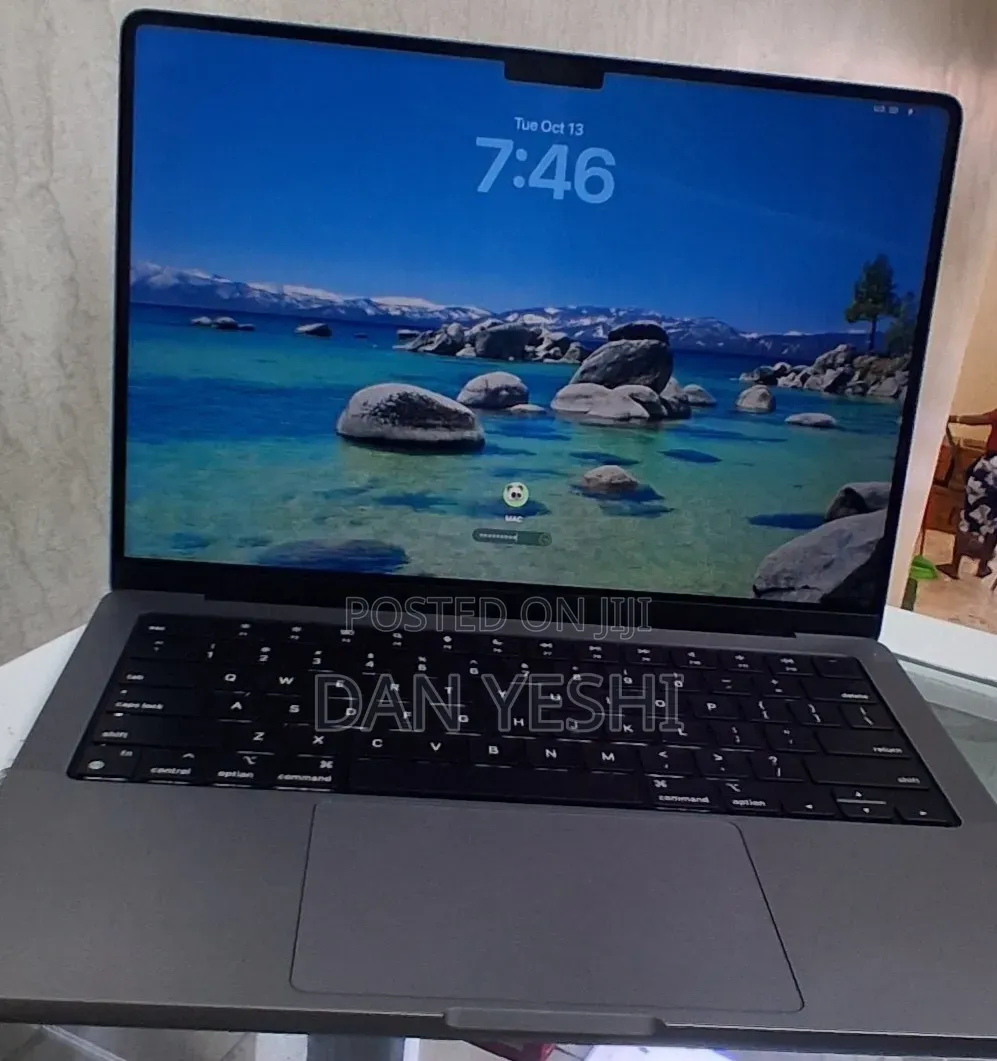 New Laptop Apple MacBook Pro 32GB Apple M1 Max SSD 512GB
