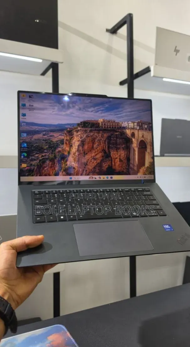 New Laptop Lenovo ThinkPad Yoga 32GB Intel Core Ultra 7 SSD 1T
