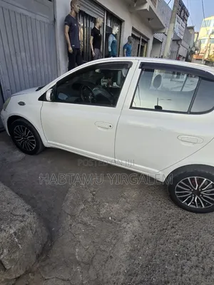 Toyota Vitz 2003 White