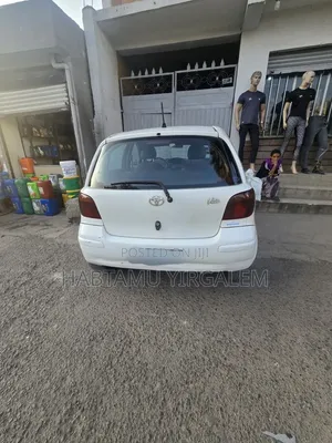 Toyota Vitz 2003 White